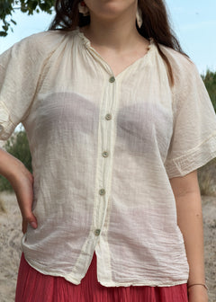 Blouse femme en voile de coton crème, manches à volant et boutons nacrés, Dune & Coton — Couleur: Crème