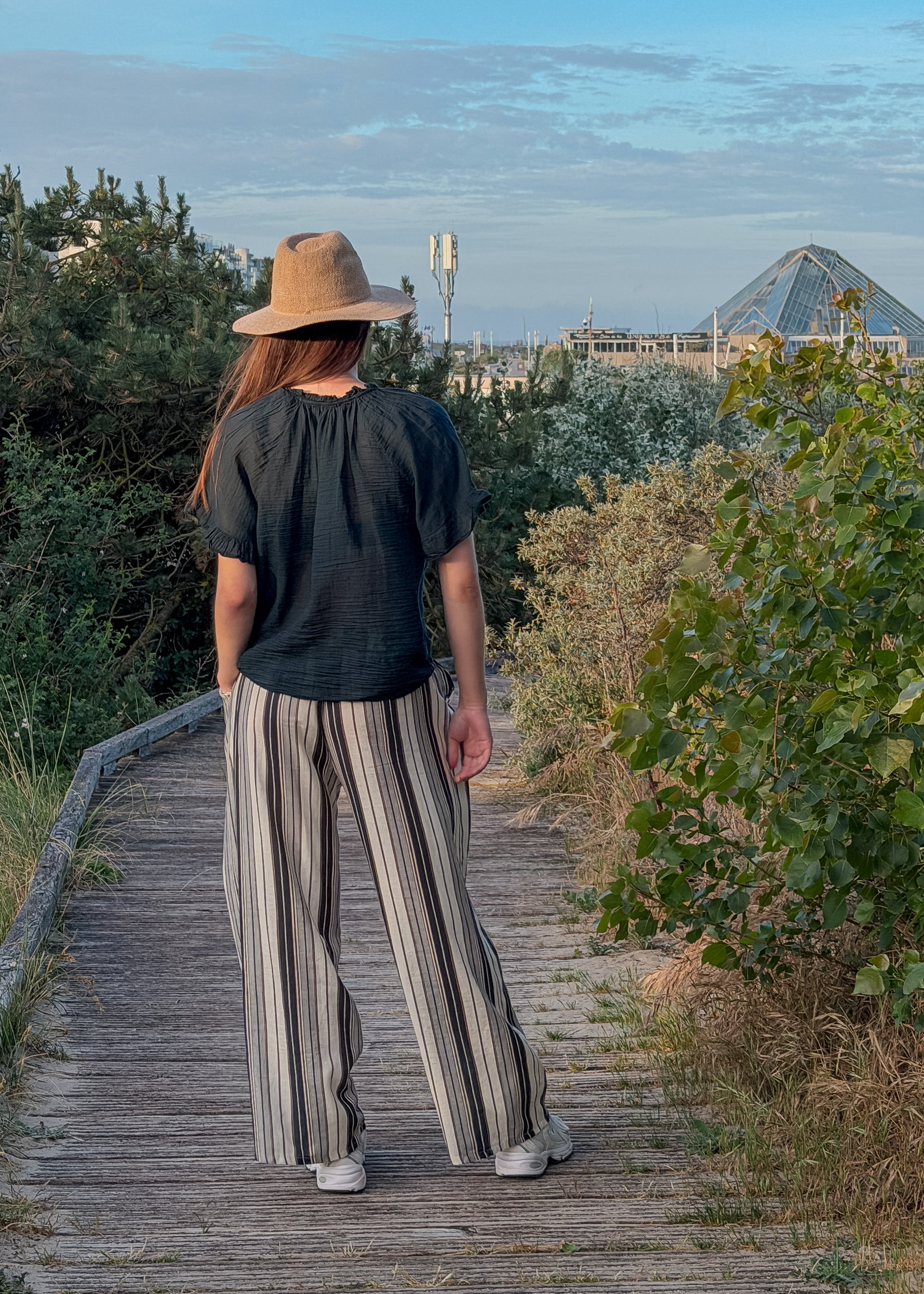 Pantalon large femme en coton et lin à rayures noires, jambe large fluide, Dune & Coton — Couleur: Noir