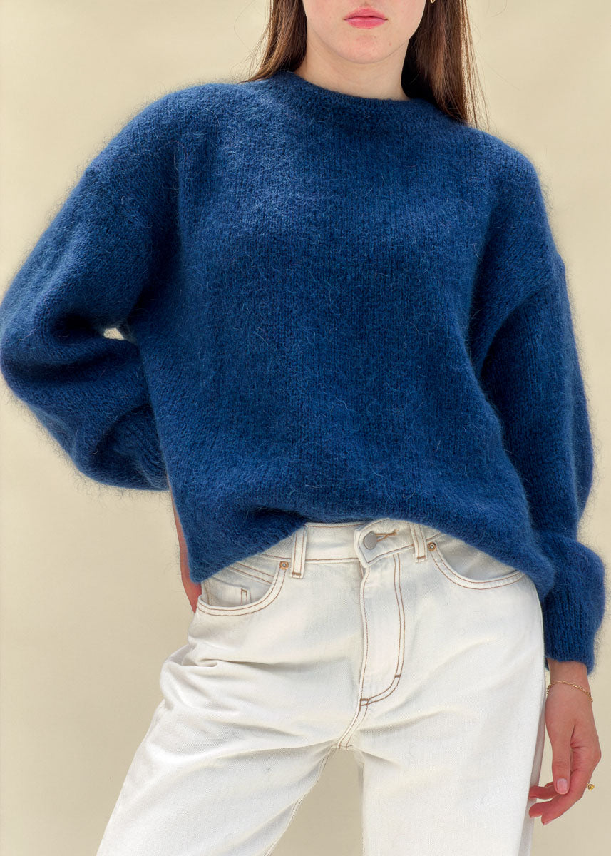 Pull femme en mohair bleu à manches longues, encolure ronde, maille duveteuse, Dune & Coton — Couleur: Bleu nuit