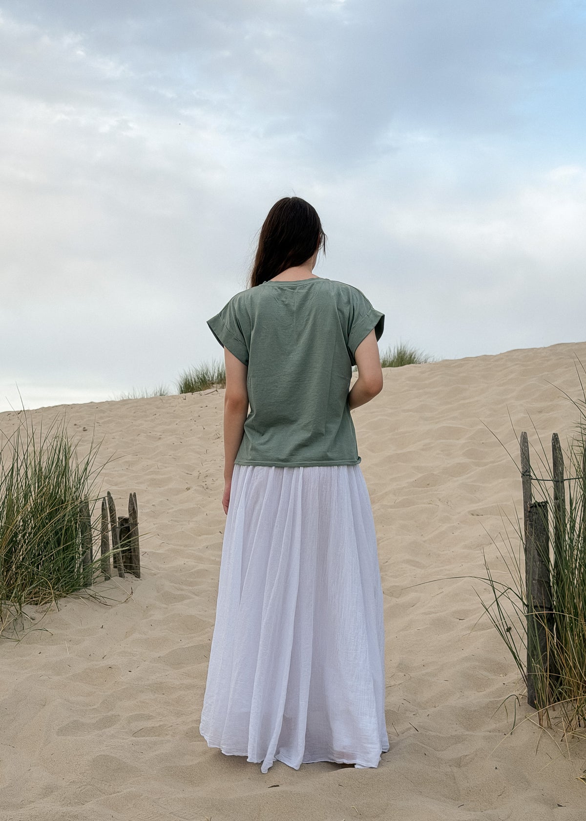 T-shirt femme en coton kaki, imprimé léopard « Amore » rose fluo, Dune & Coton — Couleur: Kaki